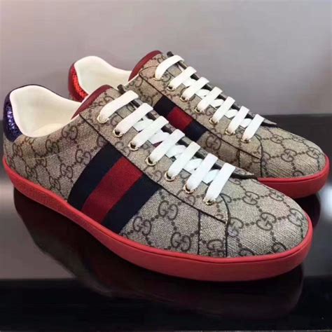 Sneakers basse rosse da uomo Gucci, Estate 2024 